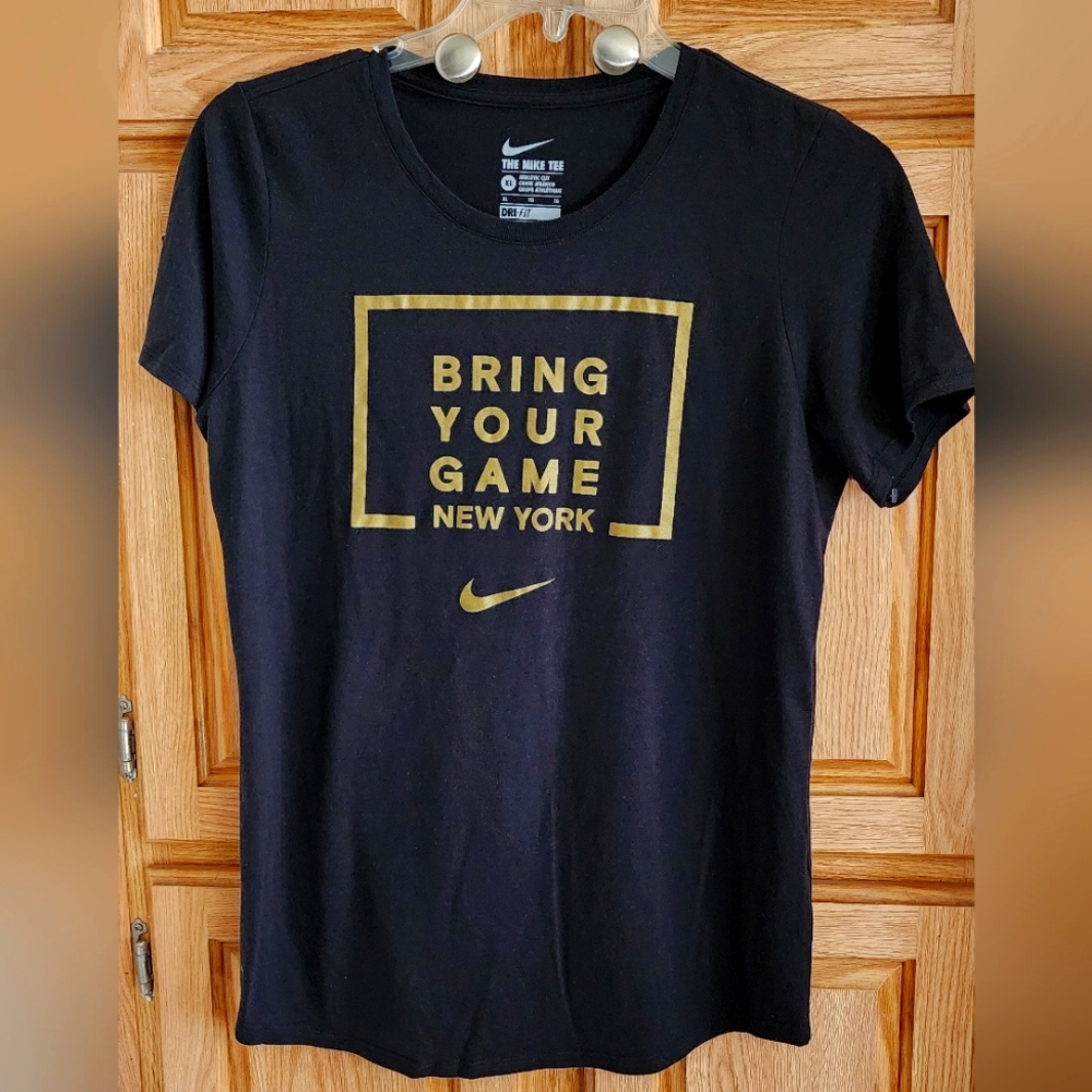 Women's Nike tshirt